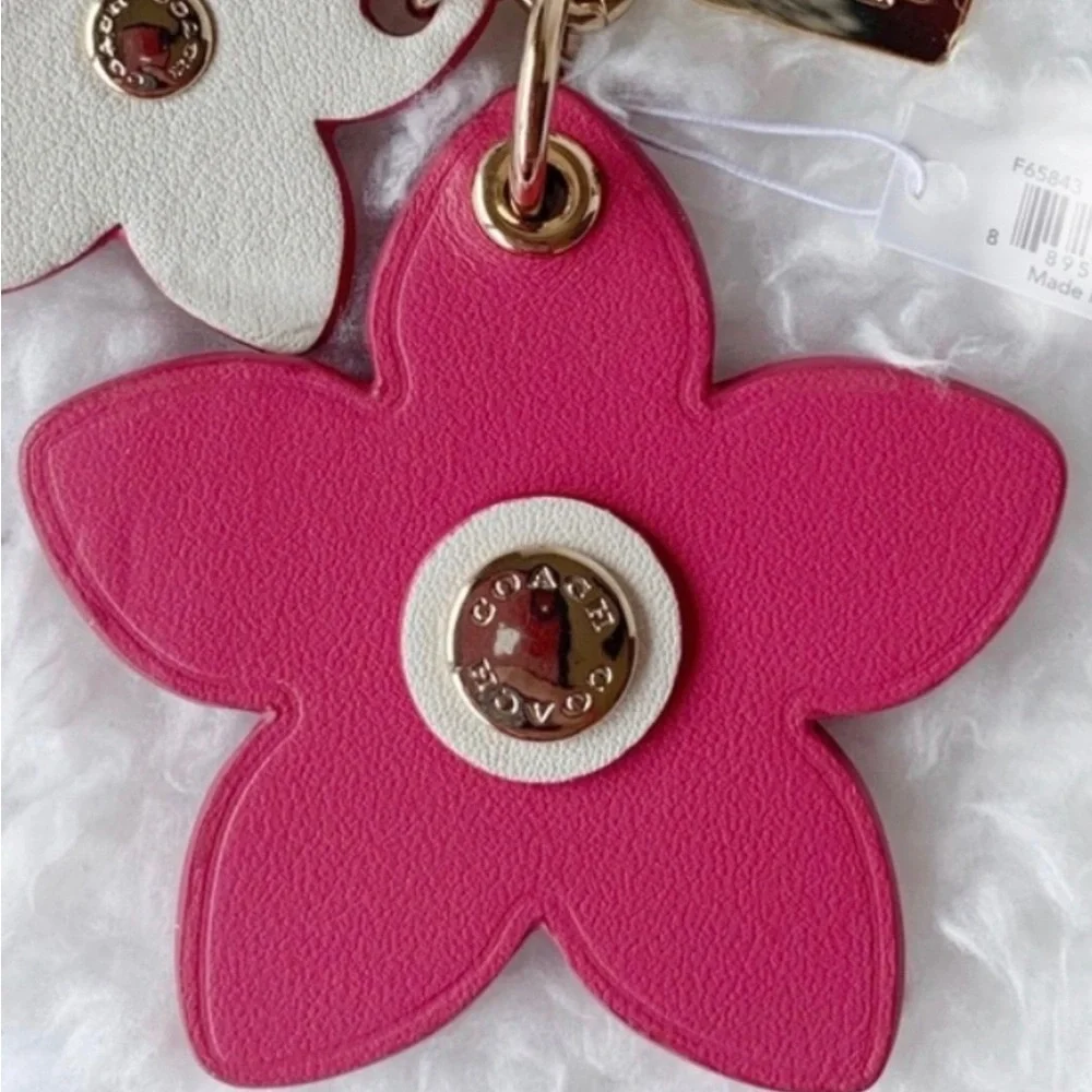 Coach Tea Rose smooth Leather Keychain /Bag Charm Fab